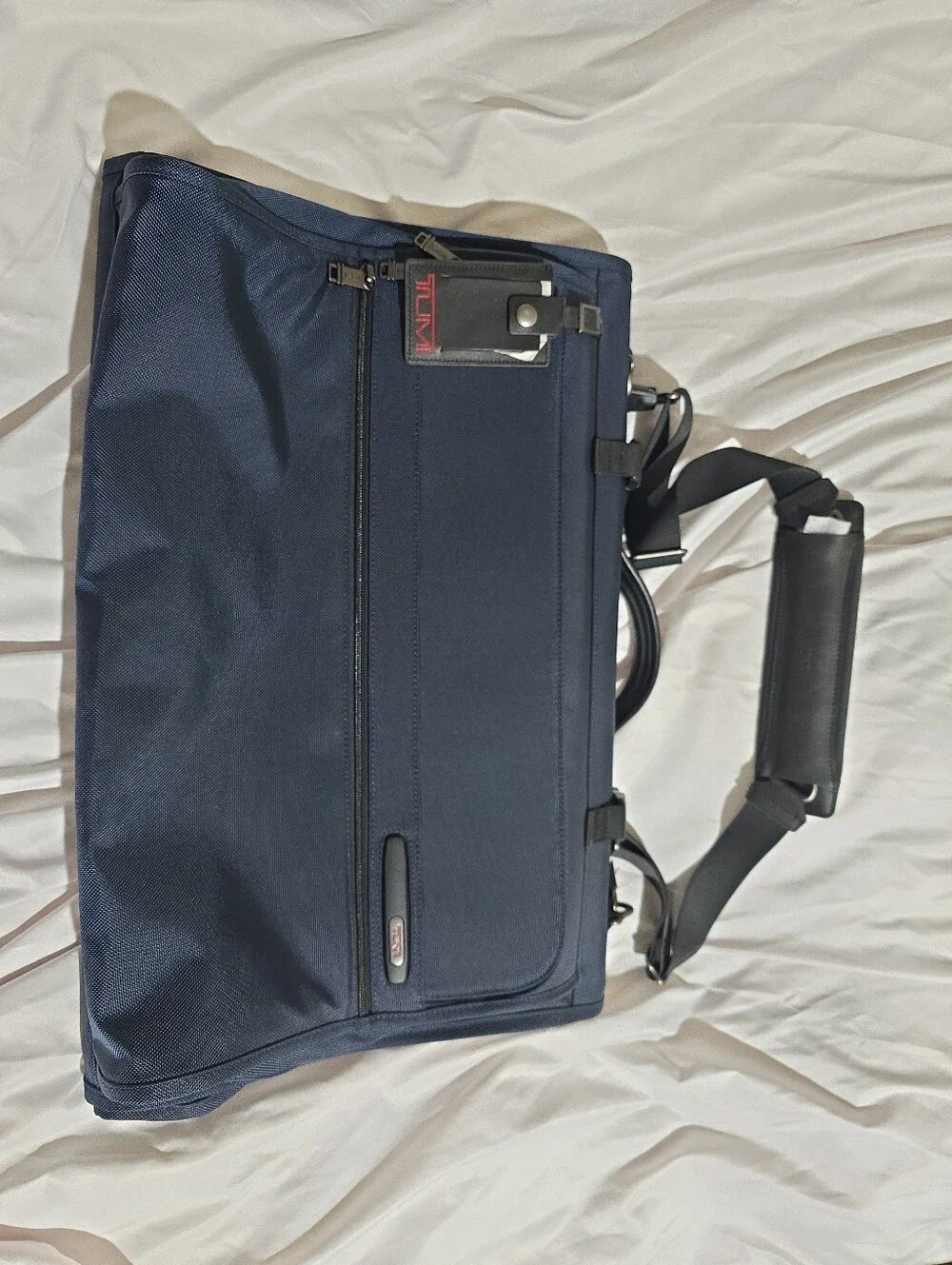 Tumi nwot trifold